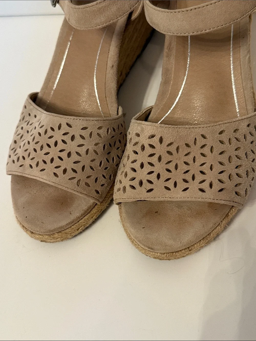 VIONIC SHOES SANDALS WEDGE STRAPS BUCKLES TAN SUEDE SIZE 7.5